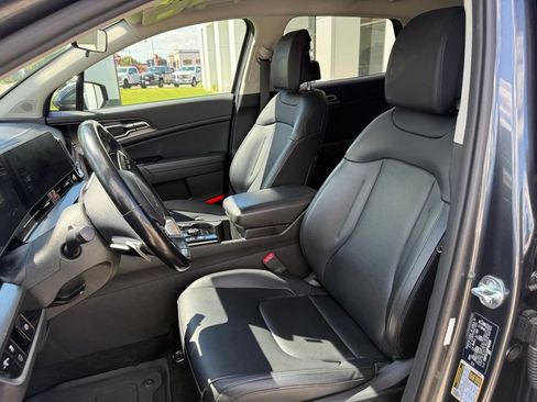 Used 2023 Kia Sportage EX AWD/4WD image 5