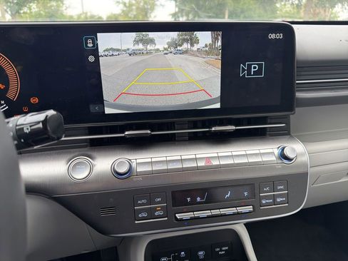 Used 2025 Hyundai Kona SEL FWD image 11