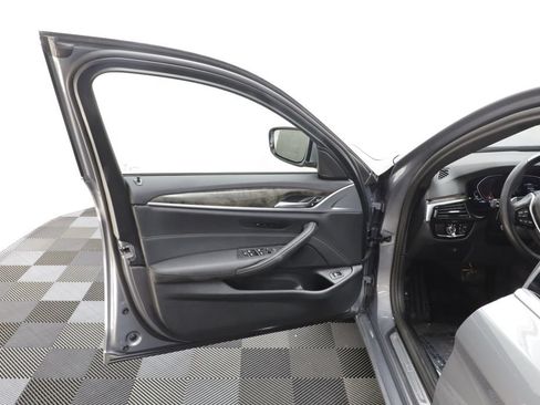 Used 2023 BMW 530i xDrive w/ Convenience Package AWD/4WD image 5