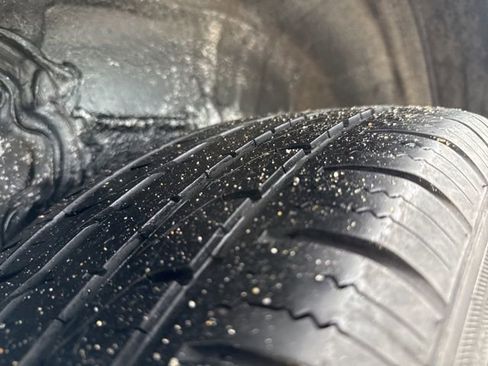 Used 2017 Toyota RAV4 SE image 64