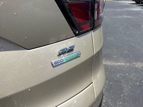 Used 2017 Ford Escape SE FWD image 11