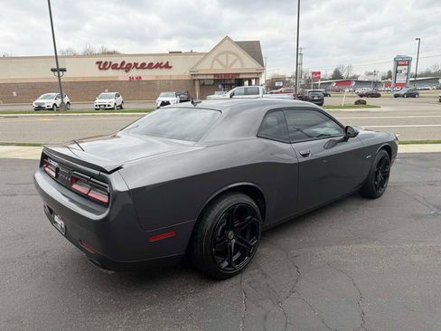 Used 2015 Dodge Challenger R/T w/ Quick Order Package 22B R/T image 5