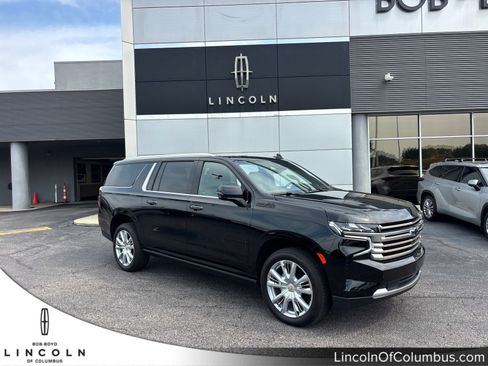 Used 2024 Chevrolet Suburban High Country w/ Premium Package AWD/4WD image 1