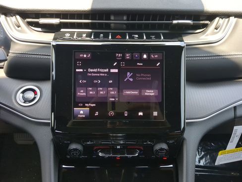 New 2025 Jeep Grand Cherokee Altitude image 7