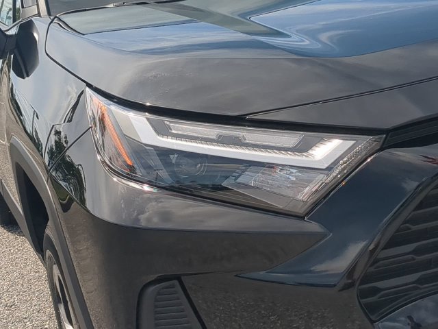 Certified 2024 Toyota RAV4 LE AWD/4WD image 10