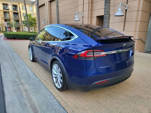 Used 2018 Tesla Model X 75D AWD/4WD image 10