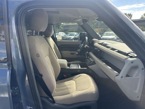 Used 2022 Land Rover Defender 110 SE AWD/4WD image 19
