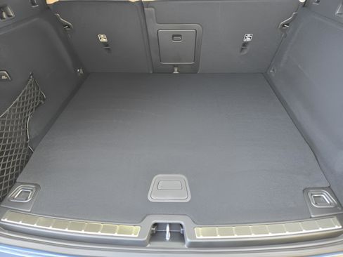 New 2026 Volvo XC60 T8 Plus w/ Protection Package Premier image 30