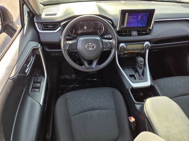 Used 2024 Toyota RAV4 XLE AWD/4WD image 7