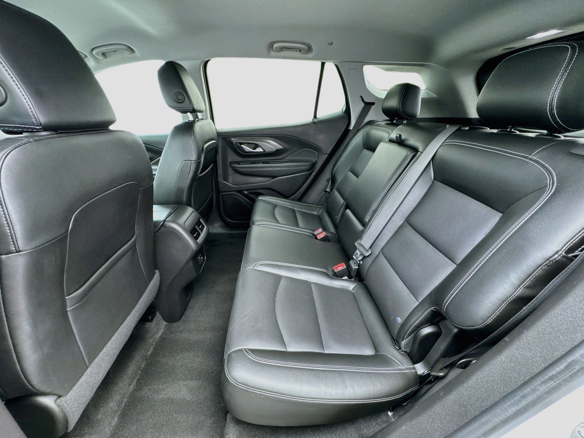 Used 2024 GMC Terrain SLT FWD image 15