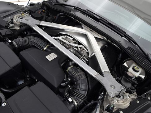 Used 2020 Aston Martin V8 Vantage Coupe RWD image 16