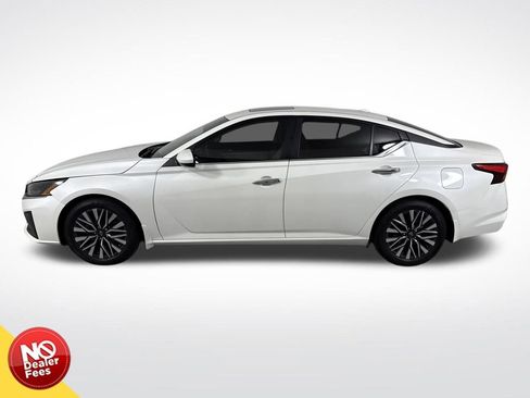 Used 2024 Nissan Altima 2.5 SV w/ SV Premium Package image 7