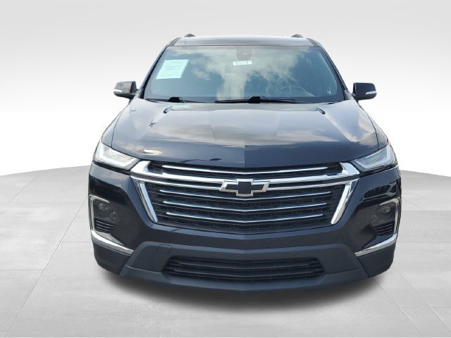 Used 2023 Chevrolet Traverse LT FWD image 2