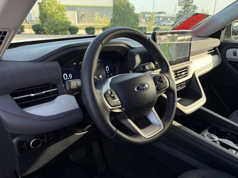 Used 2026 Ford Explorer Active RWD image 16