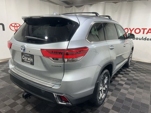 Used 2017 Toyota Highlander Limited Platinum AWD/4WD image 8
