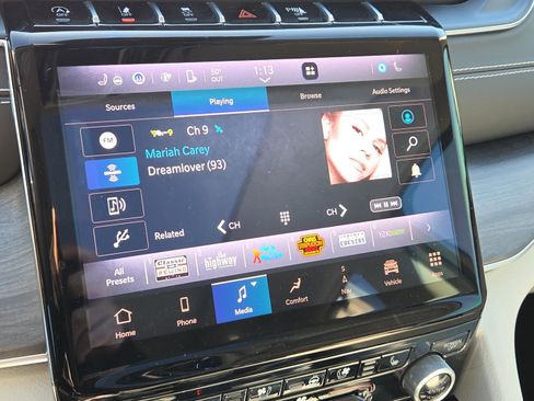 Used 2023 Jeep Grand Cherokee Overland w/ Adv Protech Group III image 26