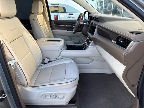 Certified 2023 GMC Yukon XL Denali RWD image 18