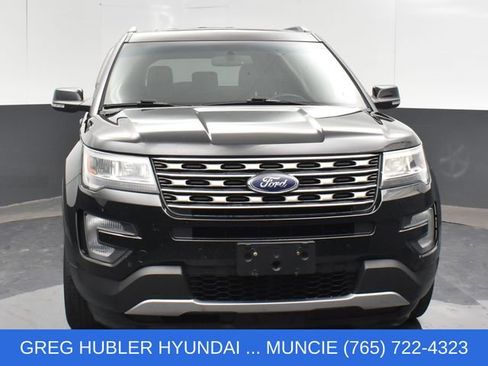 Used 2017 Ford Explorer XLT w/ Equipment Group 202A AWD/4WD image 7