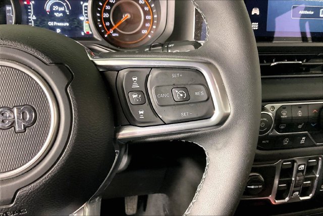 Used 2026 Jeep Wrangler Unlimited Sahara AWD/4WD image 11
