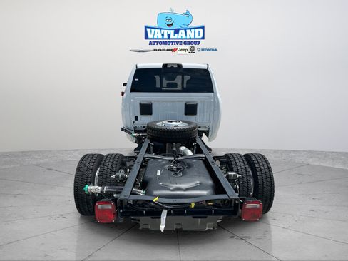 New 2026 RAM 5500 4x4 Crew Cab w/ Laramie Trim Package image 36