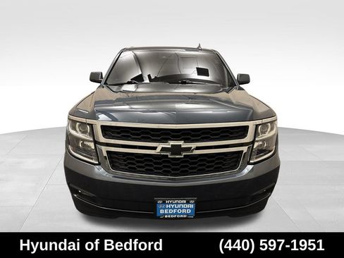 Used 2019 Chevrolet Tahoe LT w/ Luxury Package AWD/4WD image 2