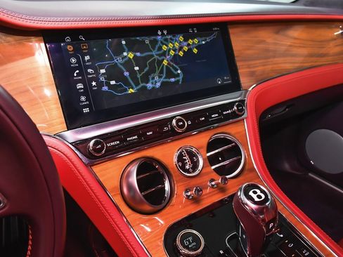 Used 2021 Bentley Continental GT image 40