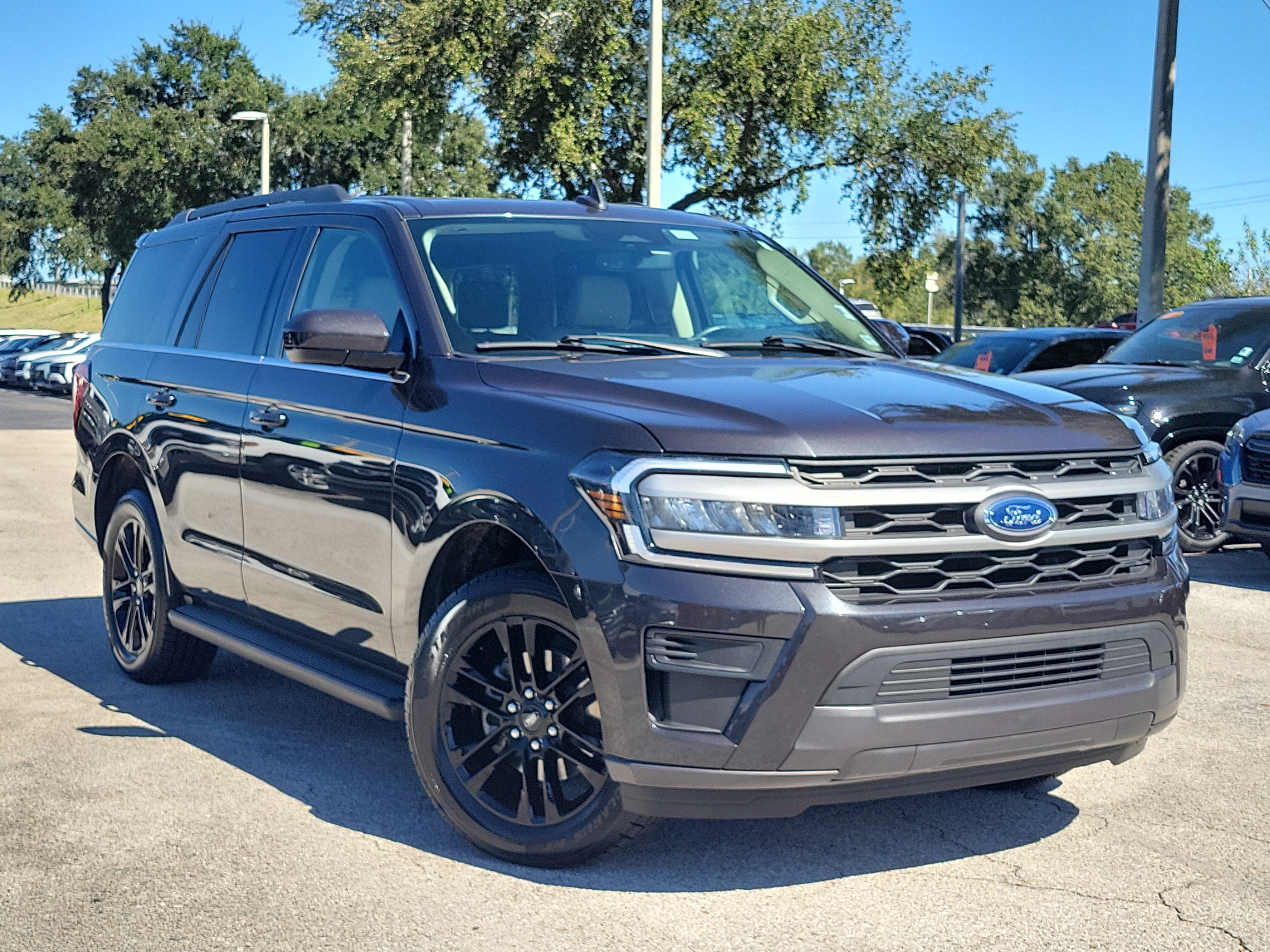 Certified 2024 Ford Expedition XLT RWD image 1