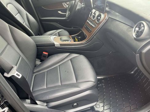Used 2022 Mercedes-Benz GLC 300 4MATIC image 21