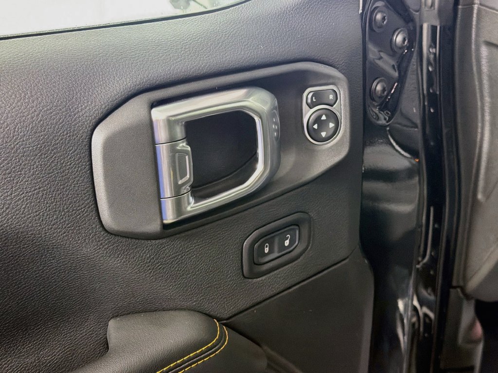 Used 2026 Jeep Wrangler Unlimited Sahara AWD/4WD image 17