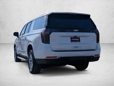 New 2026 Chevrolet Suburban LS image 7