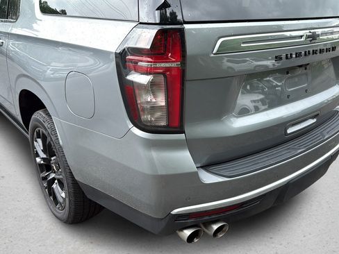 Used 2023 Chevrolet Suburban High Country w/ Premium Package 2 AWD/4WD image 12
