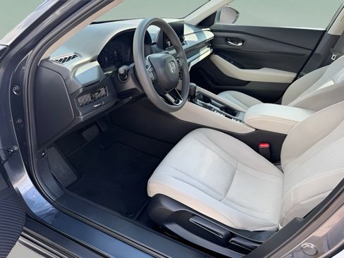 Used 2024 Honda Accord LX image 9