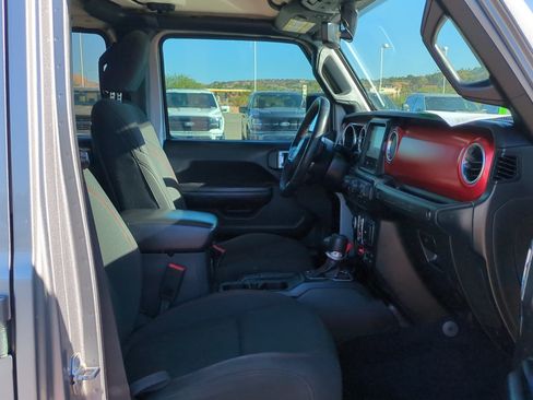 Used 2018 Jeep Wrangler Unlimited Rubicon AWD/4WD image 30