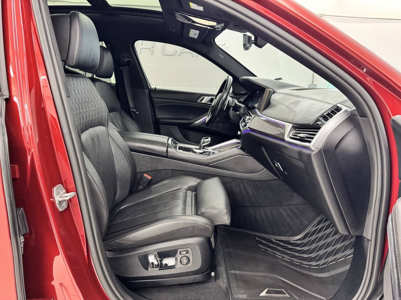 Used 2022 BMW X6 M50i w/ Executive Package AWD/4WD image 19