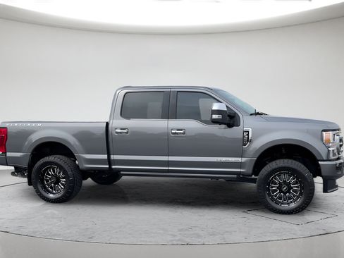 Used 2022 Ford F350 Platinum w/ FX4 Off-Road Package AWD/4WD image 5
