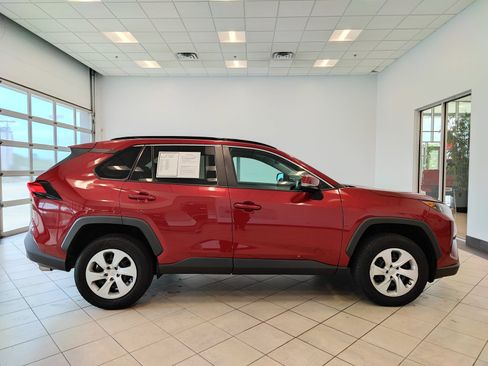 Used 2020 Toyota RAV4 LE w/ Carpet Mat Package FWD image 2