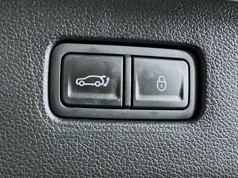 Used 2024 Genesis GV80 3.5T Advanced AWD/4WD image 32