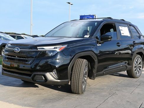 New 2025 Subaru Forester Touring image 6