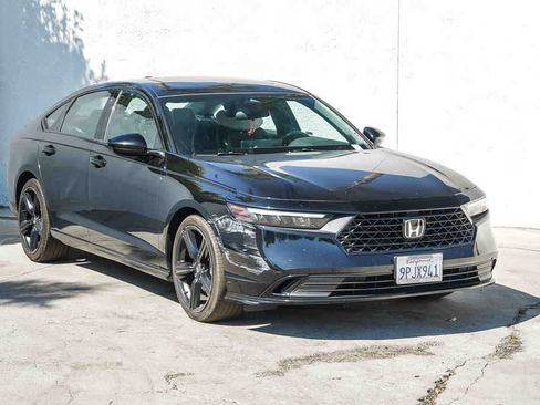 Used 2024 Honda Accord Sport image 3