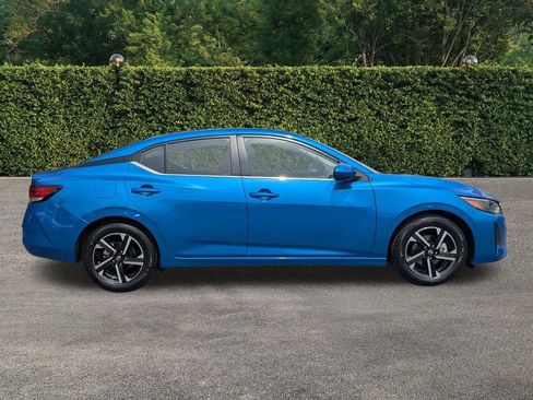 Used 2025 Nissan Sentra SV FWD image 3