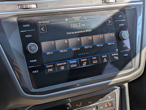 Used 2023 Volkswagen Tiguan SE image 23