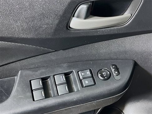 Used 2016 Honda CR-V SE image 17