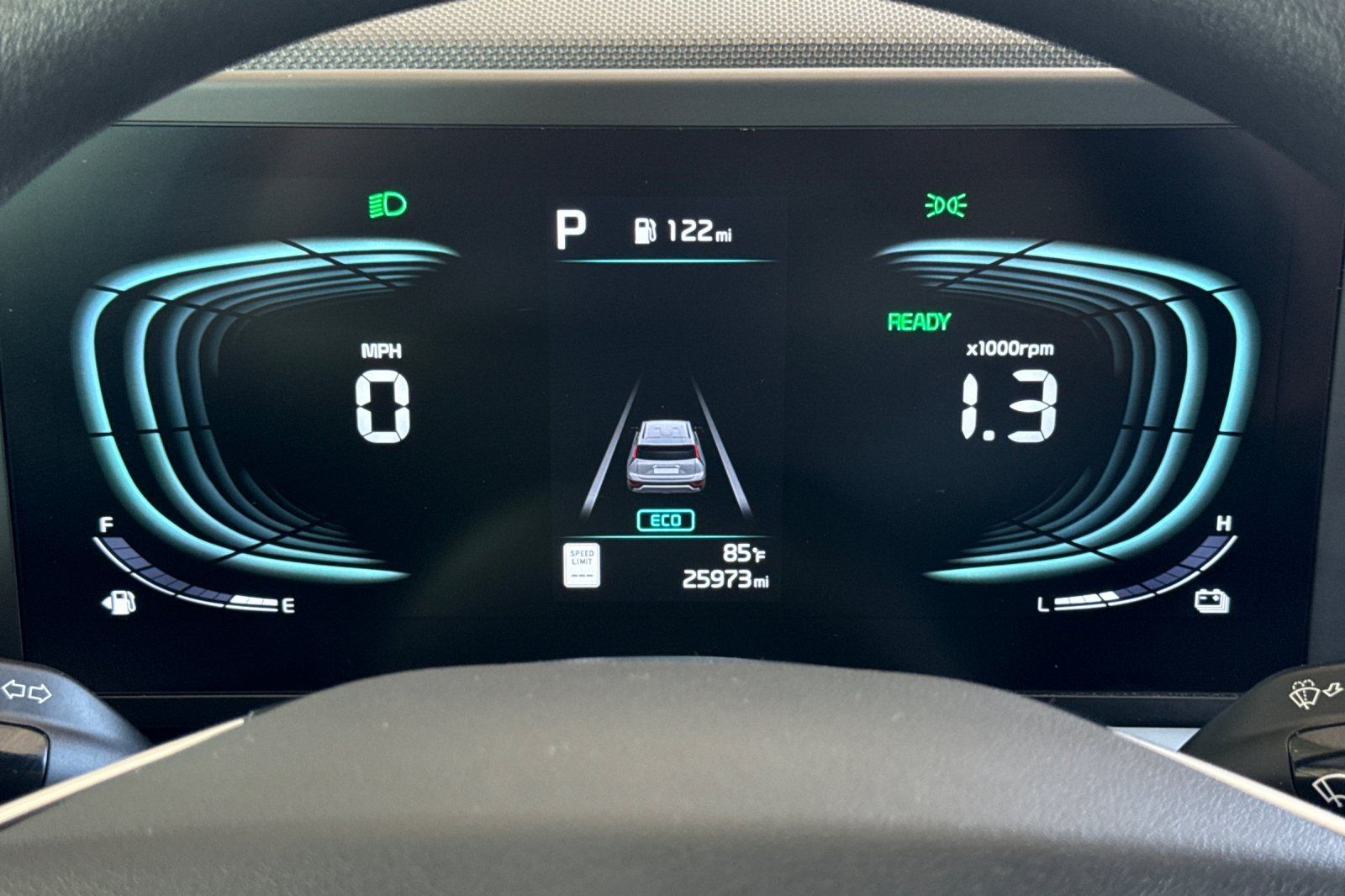Used 2025 Kia Niro LX FWD image 23