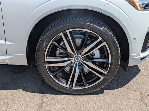 Used 2021 Volvo XC60 T8 R-Design w/ Advanced Package image 7