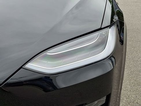 Used 2023 Tesla Model X AWD/4WD image 11