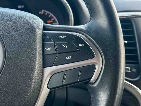 Used 2019 Jeep Grand Cherokee Laredo image 27