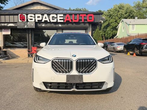 Used 2025 BMW X3 xDrive30i w/ Convenience Package AWD/4WD image 2