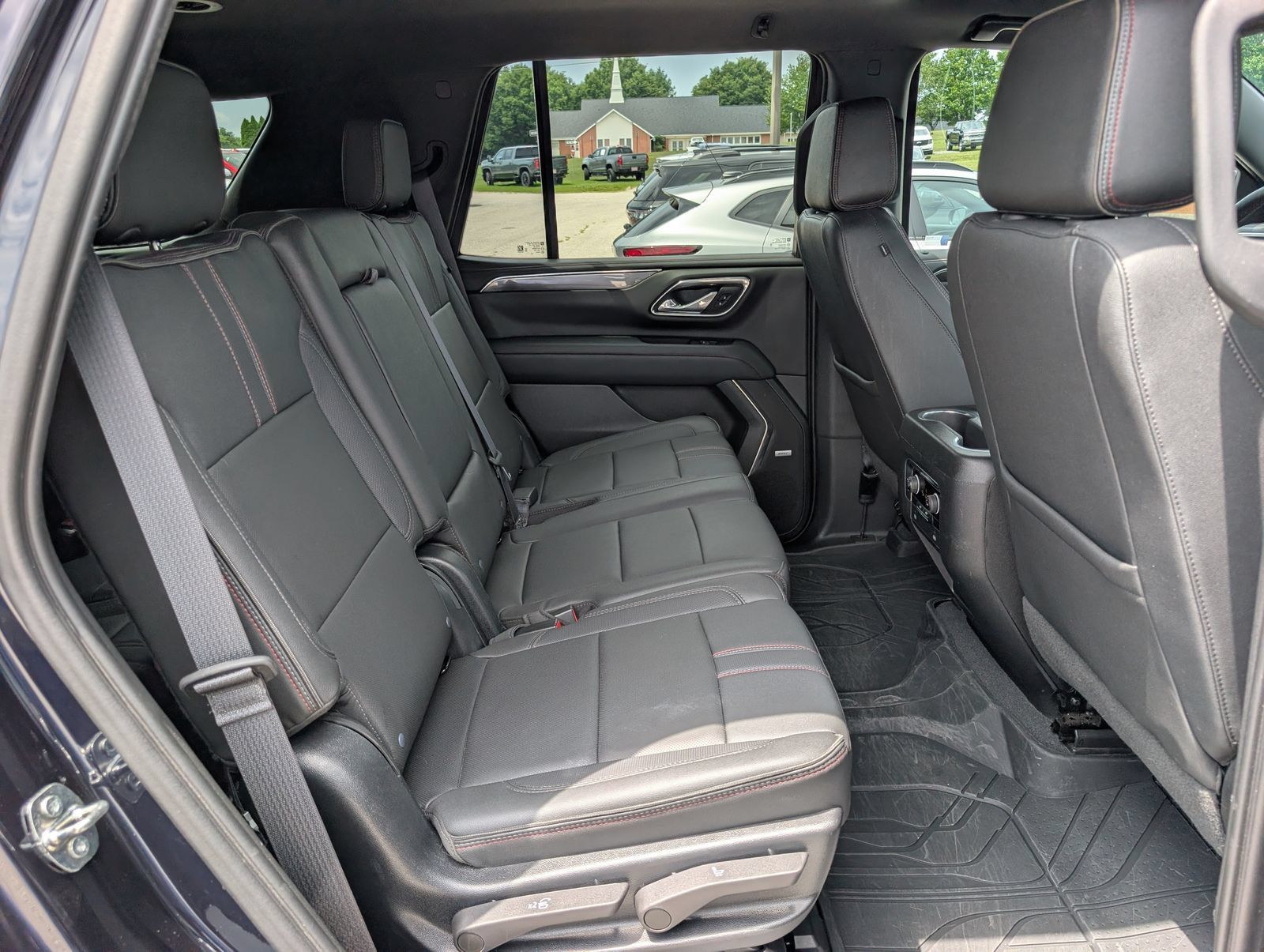 Used 2023 Chevrolet Tahoe RST AWD/4WD image 13