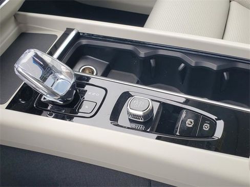 New 2026 Volvo XC60 B5 Ultra w/ Protection Package Premier image 23