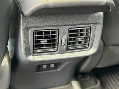 Certified 2023 Toyota Venza Limited AWD/4WD image 8
